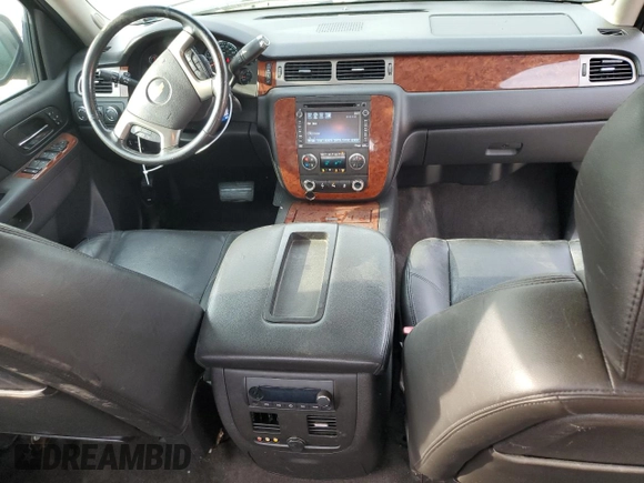 2013 Chevrolet Avalanche LTZ with VIN 3GNTKGE73DG178791, listed as a Copart auction lot 48565755 with 201,029 mi miles and Salvage title. Bid and sale history available at DreamBid. Image 8.