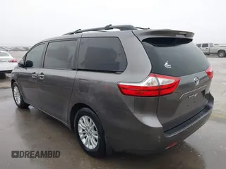 2017 Toyota Sienna XLE Auto Access Seat with VIN 5TDYZ3DC8HS776058, listed as a IAAI auction lot 41945909 with 138,899 mi miles. Bid and sale history available at carsss.com. Image 3.