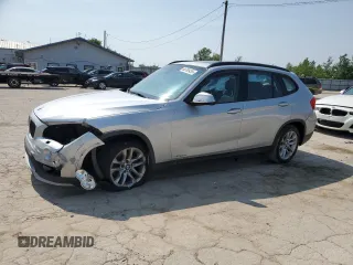 2015 BMW X1 xDrive28i z VIN WBAVL1C58FVY31961, wystawiony jako Copart lot #60709435 z przebiegiem Nie podano mil oraz Czysty tytuł • Clean title. Historia ofert i sprzedaży dostępna na DreamBid. Obrazek 1.