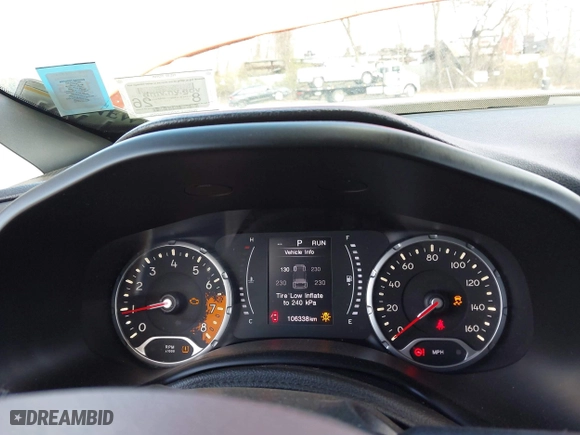 2018 Jeep Renegade Latitude with VIN ZACCJBBB3JPH30968, listed as a IAAI auction lot 41984209 with 106,338 mi miles. Bid and sale history available at carsss.com. Image 15.