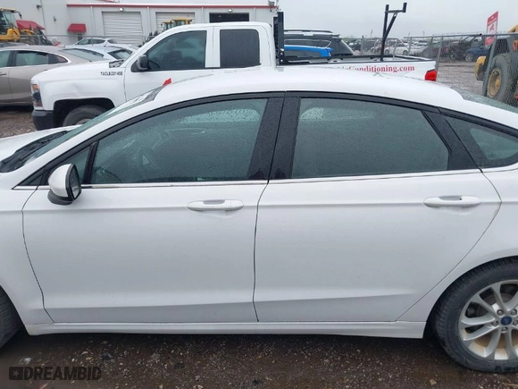 2019 Ford Fusion SE with VIN 3FA6P0HD5KR127641, listed as a IAAI auction lot 41880051 with 61,274 mi miles. Bid and sale history available at carsss.com. Image 14.