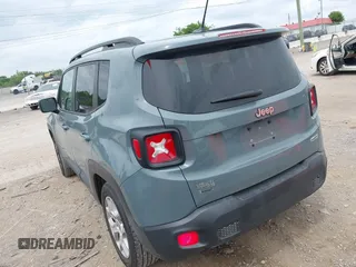 2017 Jeep Renegade Latitude z VIN ZACCJABB4HPF52900, wystawiony jako IAAI lot #42240340 z przebiegiem 110 658 mil mil oraz . Historia ofert i sprzedaży dostępna na DreamBid. Obrazek 3.