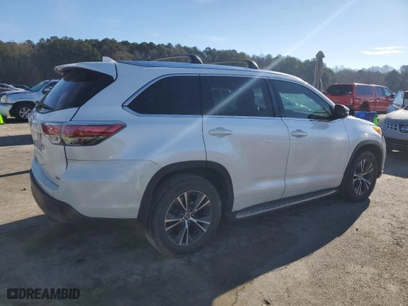 2016 Toyota Highlander XLE with VIN 5TDKKRFH4GS169689, listed as a Copart auction lot 87723725 with 172,542 mi miles and Salvage Title. Bid and sale history available at carsss.com. Image 3.