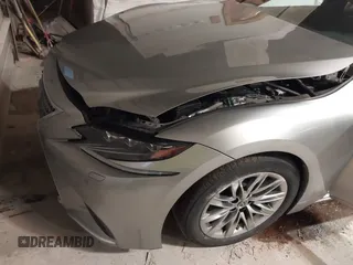 2018 Lexus LS with VIN JTHC51FF5J5005147, listed as a IAAI auction lot 41223294 with 82,697 mi miles. Bid and sale history available at carsss.com. Image 6.