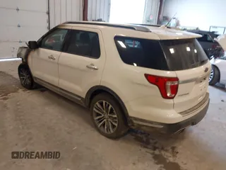 2019 Ford Explorer Platinum z VIN 1FM5K8HT3KGA95592, wystawiony jako IAAI lot #42167140 z przebiegiem Nie podano mil oraz . Historia ofert i sprzedaży dostępna na DreamBid. Obrazek 3.