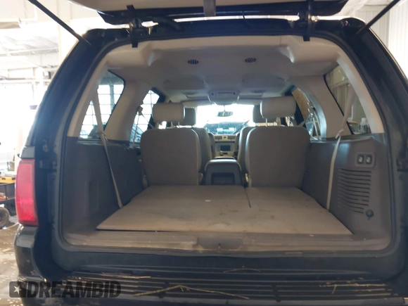 2004 Lincoln Navigator Luxury z VIN 5LMFU28R24LJ32994, wystawiony jako IAAI lot #41264240 z przebiegiem 210 421 mil mil oraz . Historia ofert i sprzedaży dostępna na DreamBid. Obrazek 17.