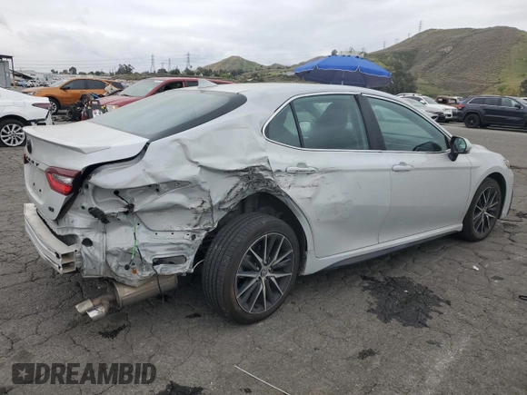 2022 Toyota Camry SE with VIN 4T1G11AK4NU058724, listed as a Copart auction lot 53511615 with 63,235 mi miles and Salvage Title. Bid and sale history available at DreamBid. Image 3.