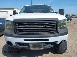 2007 GMC Sierra 1500 with VIN 2GTEC19Y371626510, listed as a IAAI auction lot 41805416 with 179,677 mi miles and . Bid and sale history available at DreamBid. Image 6.