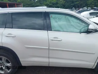 2016 Toyota Highlander Limited with VIN 5TDDKRFH2GS353523, listed as a IAAI auction lot 42440458 with 149,977 mi miles and . Bid and sale history available at DreamBid. Image 12.