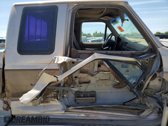 1992 Ford F-250 с VIN 1FTHX26G8NKA90766, выставлен на аукционе Copart как лот 56868745 с пробегом Не указан миль и Списание • Salvage title. История ставок и продаж доступна на DreamBid. Изображение 10.