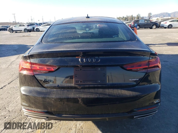 2024 Audi A5 Sportback S line Premium z VIN WAUDACF50RA092458, wystawiony jako Copart lot #87967485 z przebiegiem 4 564 mil mil oraz Szkoda całkowita • Salvage title. Historia ofert i sprzedaży dostępna na DreamBid. Obrazek 6.
