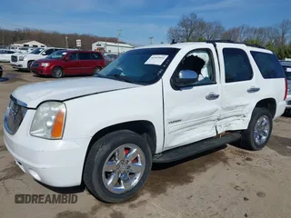 2011 GMC Yukon SLE with VIN 1GKS2AE01BR351651, listed as a IAAI auction lot 41942032 with 337,165 mi miles. Bid and sale history available at carsss.com. Image 6.