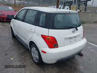 2005 Scion xA z VIN JTKKT624X50089997, wystawiony jako IAAI lot #41686627 z przebiegiem 213 343 mil mil oraz . Historia ofert i sprzedaży dostępna na DreamBid. Obrazek 3.