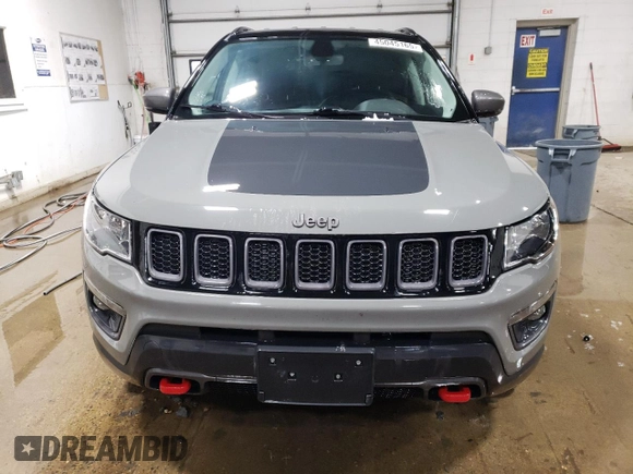 2020 Jeep Compass Trailhawk with VIN 3C4NJDDB0LT215553, listed as a Copart auction lot 45045165 with 90,702 mi miles and Salvage Title. Bid and sale history available at carsss.com. Image 5.