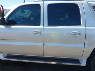 2003 Cadillac Escalade EXT with VIN 3GYEK63N73G165113, listed as a IAAI auction lot 41995449 with 257,470 mi miles. Bid and sale history available at carsss.com. Image 15.