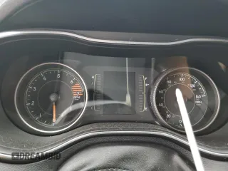 2020 Jeep Cherokee Altitude z VIN 1C4PJMLB7LD527790, wystawiony jako Copart lot #55960455 z przebiegiem Nie podano mil oraz Szkoda całkowita • Salvage title. Historia ofert i sprzedaży dostępna na DreamBid. Obrazek 9.