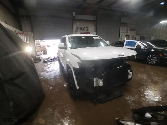 2018 Jeep Grand Cherokee Laredo E with VIN 1C4RJFAG3JC258130, listed as a Copart auction lot 47615715 with 116,002 mi miles and Salvage Title. Bid and sale history available at carsss.com. Image 14.