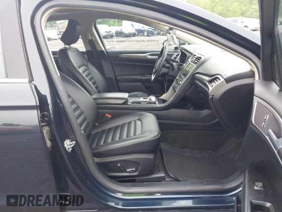 2020 Ford Fusion SEL z VIN 3FA6P0CD9LR183400, wystawiony jako IAAI lot #42271491 z przebiegiem 52 020 mil mil oraz . Historia ofert i sprzedaży dostępna na DreamBid. Obrazek 5.