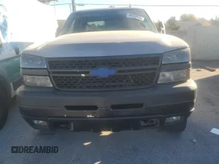 2006 Chevrolet Silverado 3500 SRW LT with VIN 1GCHK33296F137200, listed as a Copart auction lot 88959915 with 302,668 mi miles and Salvage Title. Bid and sale history available at carsss.com. Image 5.