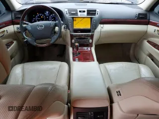 2010 Lexus LS 460 z VIN JTHBL5EFXA5096717, wystawiony jako Copart lot #52701975 z przebiegiem 166 392 mil mil oraz Szkoda całkowita • Salvage title. Historia ofert i sprzedaży dostępna na DreamBid. Obrazek 8.