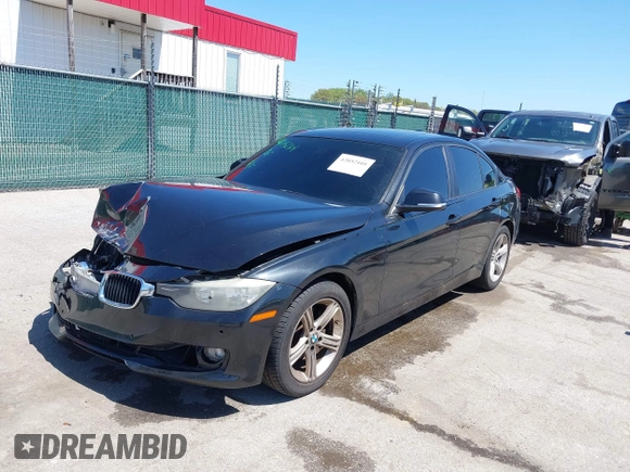 2013 BMW 3 Series 328i z VIN WBA3C1C56DF438426, wystawiony jako IAAI lot #42052101 z przebiegiem 180 524 mil mil oraz . Historia ofert i sprzedaży dostępna na DreamBid. Obrazek 17.