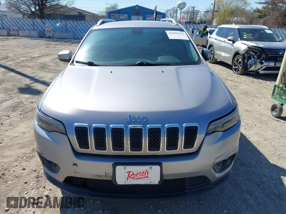 2019 Jeep Cherokee Latitude with VIN 1C4PJLCB5KD286448, listed as a IAAI auction lot 41995133 with 84,758 mi miles. Bid and sale history available at carsss.com. Image 12.