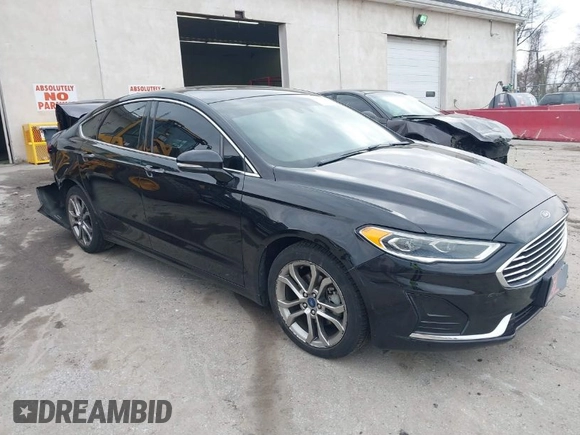 2019 Ford Fusion SEL with VIN 3FA6P0CD9KR237633, listed as a IAAI auction lot 41850201 with 68,157 mi miles. Bid and sale history available at carsss.com. Image 1.