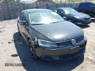 2011 Volkswagen Jetta SE z VIN 3VWDZ7AJ1BM324787, wystawiony jako IAAI lot #42150644 z przebiegiem 205 451 mil mil oraz . Historia ofert i sprzedaży dostępna na DreamBid. Obrazek 1.