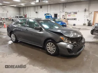 2012 Toyota Camry L z VIN 4T4BF1FK0CR235860, wystawiony jako IAAI lot #41204701 z przebiegiem 109 883 mil mil oraz . Historia ofert i sprzedaży dostępna na DreamBid. Obrazek 1.