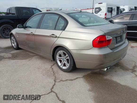 2008 BMW 3 Series 328xi z VIN WBAVC93538K041700, wystawiony jako IAAI lot #42418358 z przebiegiem 129 988 mil mil oraz . Historia ofert i sprzedaży dostępna na DreamBid. Obrazek 3.