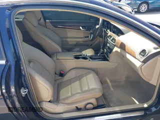 2014 Mercedes-Benz C 250 с VIN WDDGJ4HB1EG259318, выставлен на аукционе IAAI как лот 41817340 с пробегом 154 570 миль миль и . История ставок и продаж доступна на DreamBid. Изображение 5.