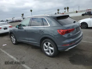 2020 Audi Q3 Premium z VIN WA1AECF38L1095702, wystawiony jako Copart lot #53888035 z przebiegiem 44 414 mil mil oraz Szkoda całkowita • Salvage title. Historia ofert i sprzedaży dostępna na DreamBid. Obrazek 2.