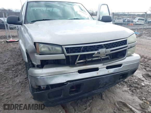2006 Chevrolet Silverado 1500 LT1 with VIN 2GCEK13T261240787, listed as a IAAI auction lot 41694516 with 319,324 mi miles. Bid and sale history available at carsss.com. Image 6.