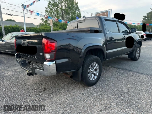 2019 Toyota Tacoma SR z VIN 3TMCZ5AN0KM203691, wystawiony jako Copart lot #60376205 z przebiegiem 218 516 mil mil oraz Czysty tytuł • Clean title. Historia ofert i sprzedaży dostępna na DreamBid. Obrazek 4.