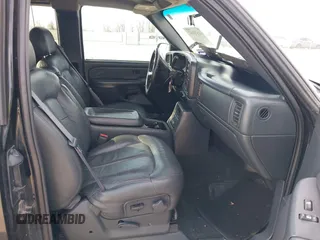 2001 Chevrolet Silverado 1500 LS with VIN 2GCEC19T311390663, listed as a IAAI auction lot 41557167 with 248,447 mi miles. Bid and sale history available at carsss.com. Image 5.