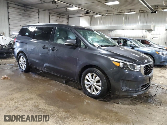 2015 Kia Sedona LX with VIN KNDMB5C16F6058875, listed as a Copart auction lot 52739125 with 117,207 mi miles and Clean Title. Bid and sale history available at DreamBid. Image 4.