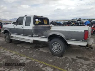1992 Ford F-250 z VIN 1FTHX26G4NKB83915, wystawiony jako Copart lot #55854535 z przebiegiem Nie podano mil oraz Szkoda całkowita • Salvage title. Historia ofert i sprzedaży dostępna na DreamBid. Obrazek 2.