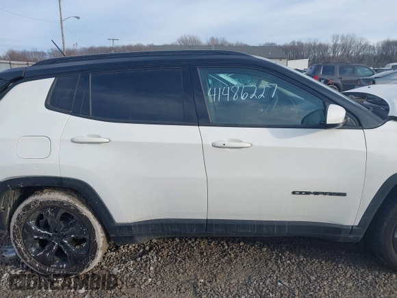 2021 Jeep Compass Latitude z VIN 3C4NJCBB4MT603884, wystawiony jako IAAI lot #41486227 z przebiegiem 72 567 mil mil oraz . Historia ofert i sprzedaży dostępna na DreamBid. Obrazek 13.