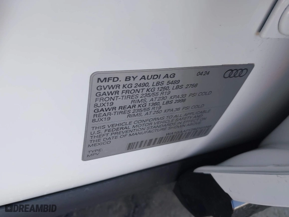 2024 Audi Q5 S line Premium with VIN WA1GAAFY2R2101048, listed as a IAAI auction lot 41622350 with 1,616 mi miles. Bid and sale history available at carsss.com. Image 9.