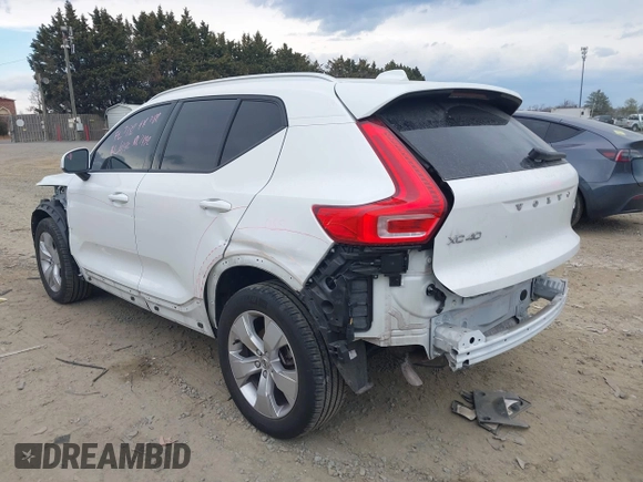 2022 Volvo XC40 Momentum с VIN YV4162UK6N2755592, выставлен на аукционе IAAI как лот 41684922 с пробегом 35 925 миль миль и . История ставок и продаж доступна на DreamBid. Изображение 3.