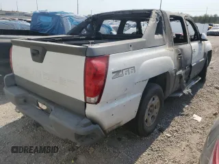 2002 Chevrolet Avalanche with VIN 3GNEC13TX2G119138, listed as a Copart auction lot 62968435 with Not provided miles and Non repairable. Bid and sale history available at DreamBid. Image 3.