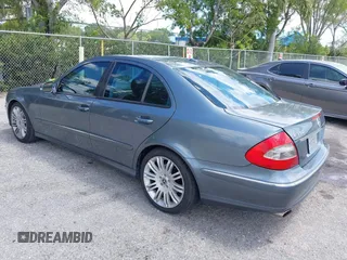 2008 Mercedes-Benz E-Class Luxury 3.5L with VIN WDBUF56X28B350102, listed as a IAAI auction lot 42033244 with 257,767 mi miles. Bid and sale history available at carsss.com. Image 3.