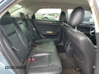 2008 Chrysler 300 Limited z VIN 2C3KA33G68H267705, wystawiony jako Copart lot #54414425 z przebiegiem 141 010 mil mil oraz Szkoda całkowita • Salvage title. Historia ofert i sprzedaży dostępna na DreamBid. Obrazek 10.