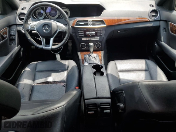 2013 Mercedes-Benz C 300 Sport with VIN WDDGF8AB9DG080980, listed as a Copart auction lot 59307245 with 195,178 mi miles and Salvage title. Bid and sale history available at DreamBid. Image 8.
