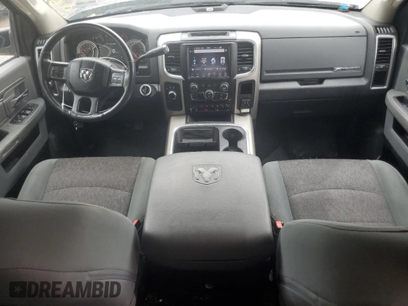 2018 Ram 3500 Big Horn z VIN 3C63RRHL0JG199965, wystawiony jako Copart lot #59881035 z przebiegiem 108 305 mil mil oraz Czysty tytuł • Clean title. Historia ofert i sprzedaży dostępna na DreamBid. Obrazek 8.