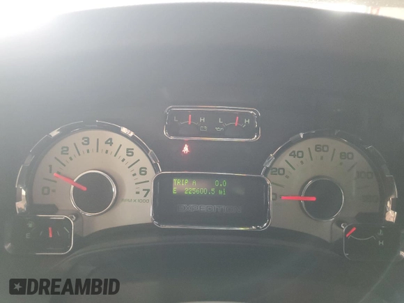 2010 Ford Expedition Limited z VIN 1FMJU2A50AEB71006, wystawiony jako Copart lot #59750275 z przebiegiem 225 600 mil mil oraz Czysty tytuł • Clean title. Historia ofert i sprzedaży dostępna na DreamBid. Obrazek 9.
