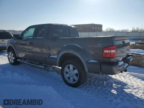 2006 Ford F-150 XLT z VIN 1FTPX04526KB05118, wystawiony jako Copart lot #41394315 z przebiegiem 122 502 mil mil oraz Czysty tytuł • Clean title. Historia ofert i sprzedaży dostępna na DreamBid. Obrazek 2.