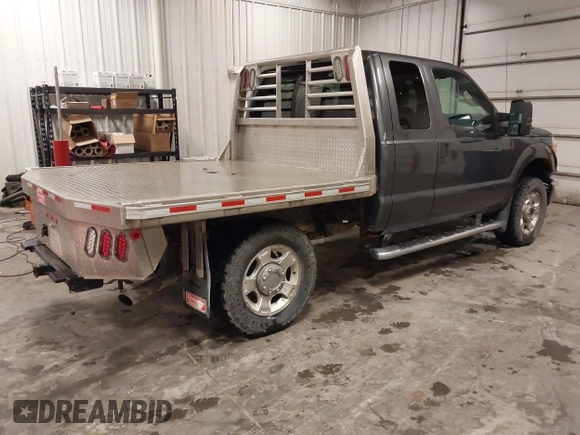 2015 Ford F-250 XLT z VIN 1FT7X2B67FEB60492, wystawiony jako IAAI lot #42391790 z przebiegiem 209 256 mil mil oraz . Historia ofert i sprzedaży dostępna na DreamBid. Obrazek 4.