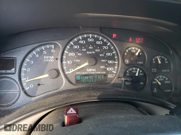 2000 Chevrolet Silverado 1500 with VIN 2GCEC19W6Y1189862, listed as a Copart auction lot 80524424 with 303,051 mi miles and Salvage Title. Bid and sale history available at DreamBid. Image 9.