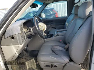 2003 Chevrolet Suburban LT with VIN 3GNGK26U93G267286, listed as a Copart auction lot 48900485 with 162,088 mi miles and Salvage Title. Bid and sale history available at carsss.com. Image 7.